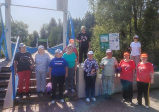 «Активное долголетие: прогулка по „Тропе здоровья“ — движение, природа и маленькие открытия»